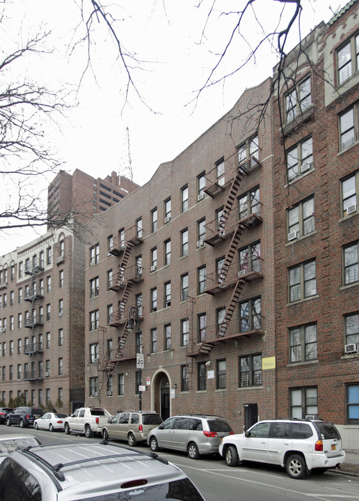 3395 Williamsburg Oval W in Bronx, NY - Building Photo