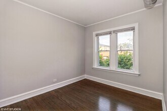 4738 N Lowell Ave, Unit 2 in Chicago, IL - Foto de edificio - Building Photo