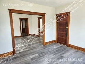 442 School St in Webster, MA - Building Photo - Building Photo