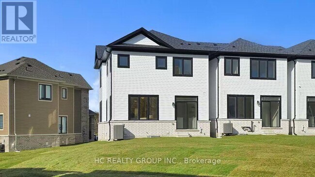 693 Ribstone Ct in Oshawa, ON - Building Photo - Building Photo