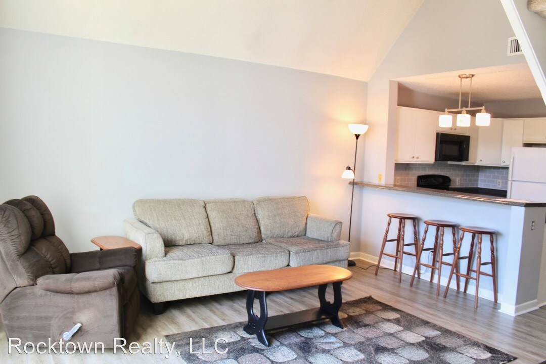 1348 Hunters Rd in Harrisonburg, VA - Building Photo