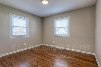 7819 E 58th St in Kansas City, MO - Building Photo - Building Photo
