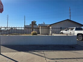 4077 Acapulco Ave in Las Vegas, NV - Building Photo