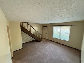 5784 Pepperwood Ct, Unit 5784 in Galloway, OH - Foto de edificio - Building Photo