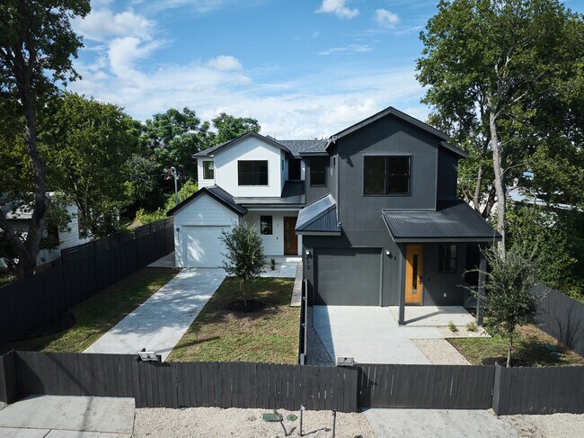 412 Hackberry Ln in Austin, TX - Building Photo - Building Photo