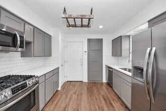 10327 Sageburrow Dr in Houston, TX - Building Photo - Building Photo