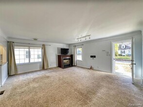 806 N Altadena Ave in Royal Oak, MI - Building Photo - Building Photo