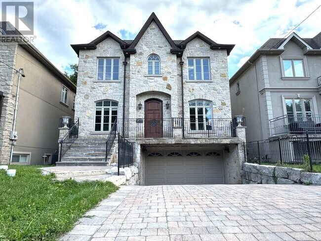 property at 517 Glengarry Ave