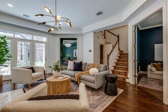 2909 Bookhout St in Dallas, TX - Building Photo - Building Photo