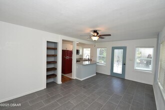 403 N Oleander Ave in Daytona Beach, FL - Foto de edificio - Building Photo