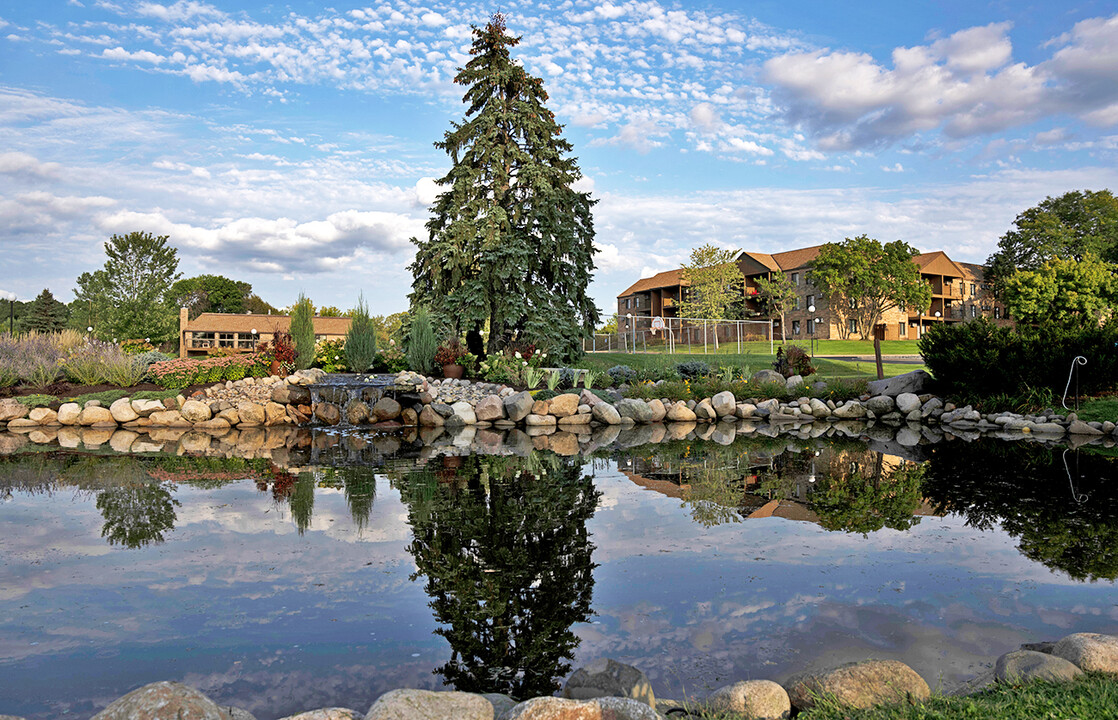 Lexington Heights in Mendota Heights, MN - Foto de edificio