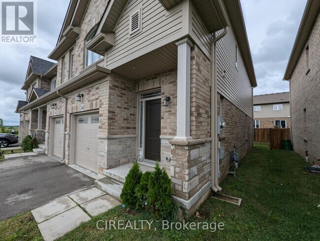 34 Kingsborough Dr in Hamilton, ON - Building Photo - Building Photo