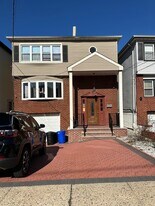 12 Colonial Dr in Bayonne, NJ - Building Photo