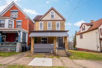 539 Sixth St in Pitcairn, PA - Building Photo - Building Photo