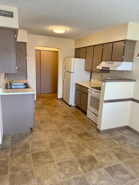 40 Providence Dr in Fairfield, OH - Building Photo