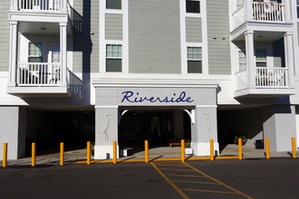 Riverside Senior Living Apartments in Biloxi, MS - Foto de edificio - Building Photo