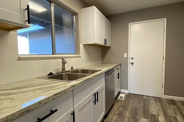 10088 Zeolite Dr in Reno, NV - Building Photo - Building Photo