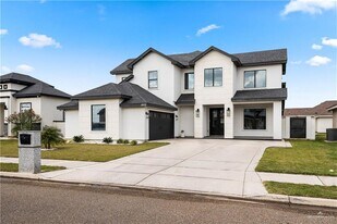 23 Lago Delton in Edinburg, TX - Building Photo