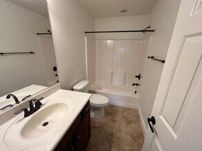 5495 Alden Bend Dr in Las Vegas, NV - Building Photo - Building Photo