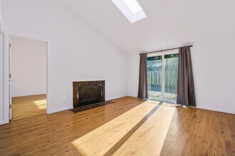 708 126th Ave NE in Bellevue, WA - Building Photo - Building Photo