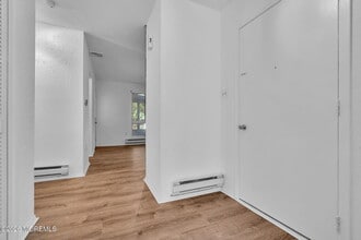 166 E Holly Ln in Little Egg Harbor Township, NJ - Building Photo - Building Photo