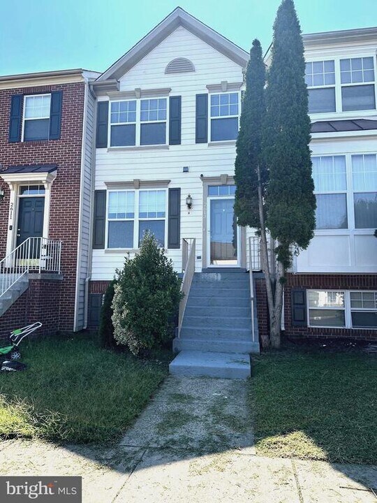 2613 Creek Moor Ct in Woodbridge, VA - Building Photo