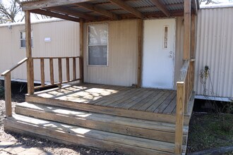 6767 FM 3090 in Anderson, TX - Foto de edificio - Building Photo