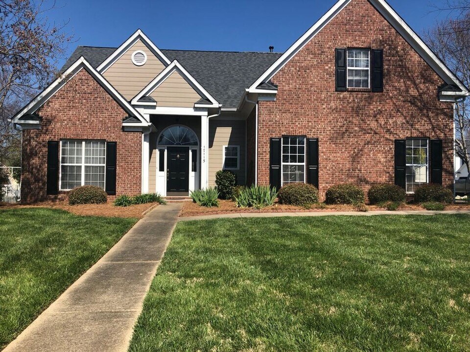 17115 Grenache Ct in Cornelius, NC - Building Photo