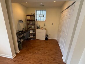 1424 W Fletcher St, Unit G in Chicago, IL - Building Photo - Building Photo