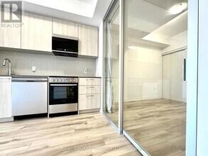 7439 Kingston Rd in Toronto, ON - Building Photo - Building Photo