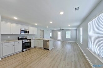 395 Angela St in Prattville, AL - Foto de edificio - Building Photo