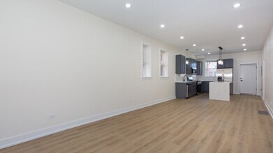 2036 N Hoyne Ave in Chicago, IL - Building Photo - Building Photo