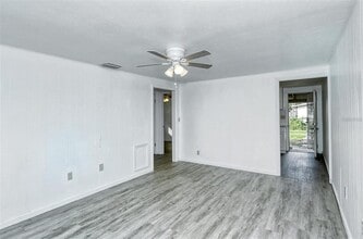 647 Church St in Nokomis, FL - Building Photo - Building Photo