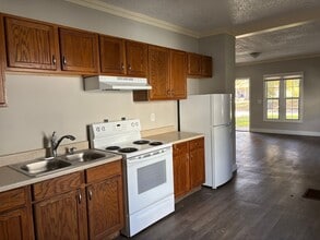 1330 N Broadway Ave in Springfield, MO - Building Photo - Building Photo