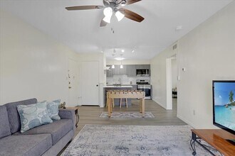 1700 SW 16th Ct in Gainesville, FL - Building Photo - Building Photo