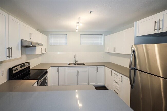 5950 Lanark St in Vancouver, BC - Building Photo - Building Photo