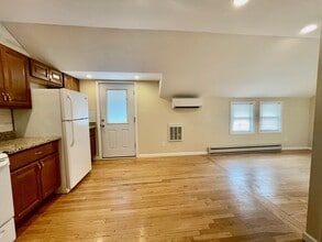 11 McCullums Ln in Highland Falls, NY - Building Photo - Building Photo
