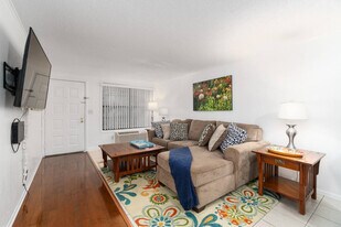 2490 SW 14th Dr, Unit SI ID1359099P in Gainesville, FL - Building Photo