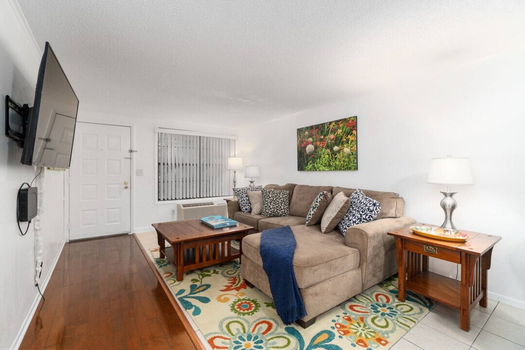 2490 SW 14th Dr, Unit SI ID1359099P in Gainesville, FL - Foto de edificio