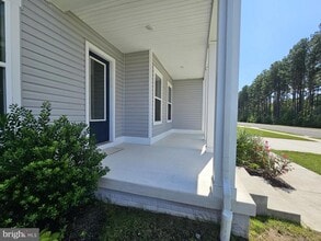 18583 Emerson Way in Georgetown, DE - Foto de edificio - Building Photo