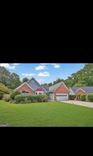 4710 Sterling Oaks Ct in Lilburn, GA - Building Photo - Building Photo