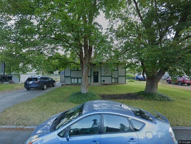 property at 3532 W Heroy Ave