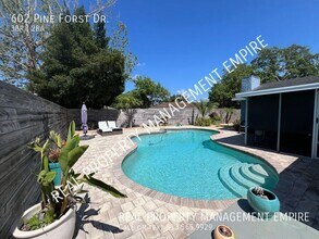 602 Pine Forest Dr in Brandon, FL - Building Photo - Building Photo