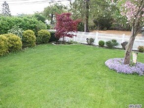 19 Mill Ln in Halesite, NY - Building Photo - Building Photo