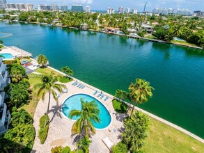 9101 E Bay Harbor Dr, Unit 905 in Bay Harbor Islands, FL - Foto de edificio - Building Photo