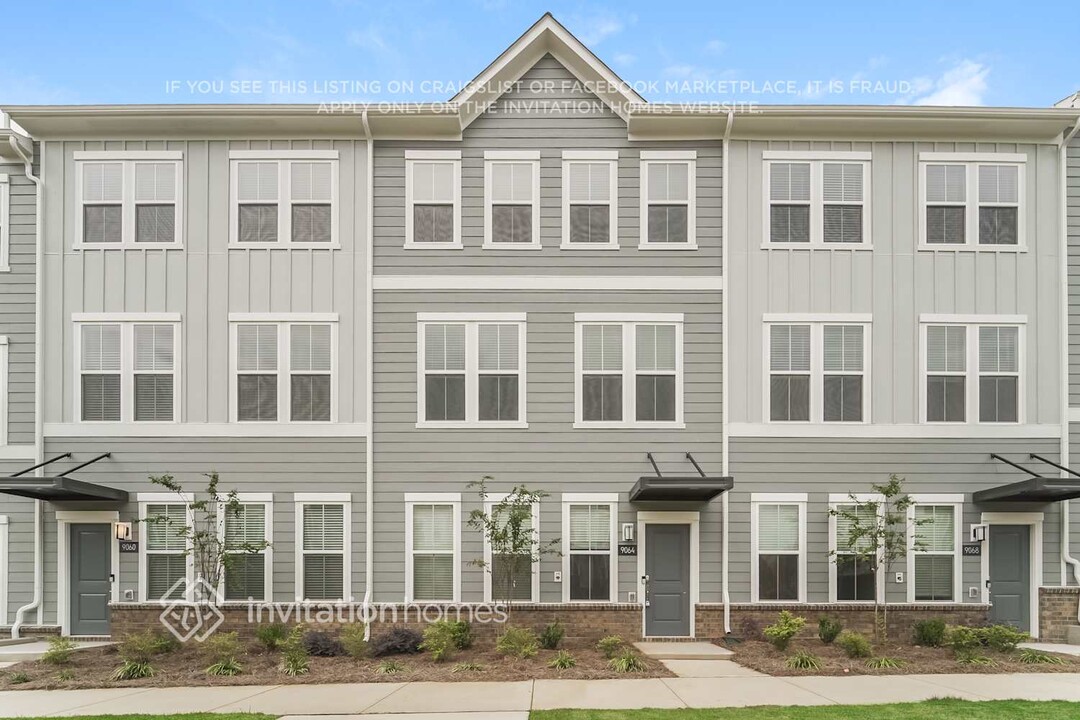 9064 Harvester Ln in Charlotte, NC - Building Photo