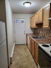 50 Country Club Rd in Cheshire, CT - Building Photo - Building Photo