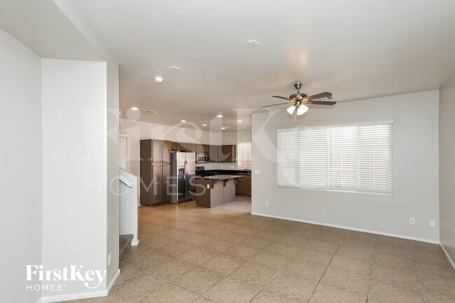 9825 Venus Lake Ct in Las Vegas, NV - Building Photo - Building Photo