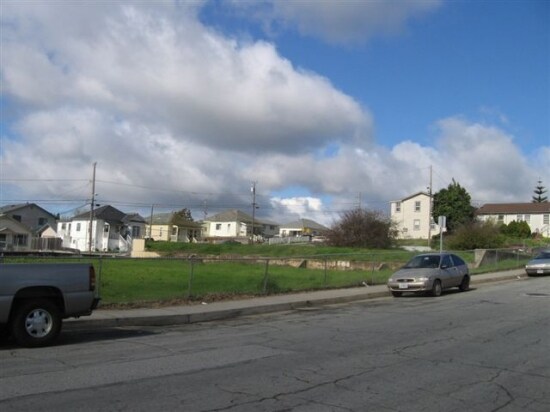 6 Alton Way in Watsonville, CA - Foto de edificio