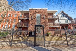 4541 N Beacon St in Chicago, IL - Building Photo